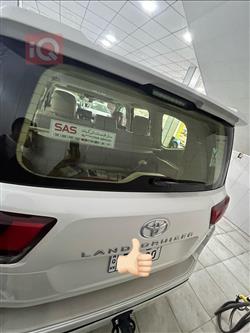 تۆیۆتا لاند کروزەر